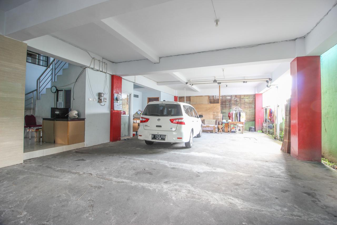 Reddoorz Plus Near Lippo Plaza Jogjakarta Ξενοδοχείο Εξωτερικό φωτογραφία