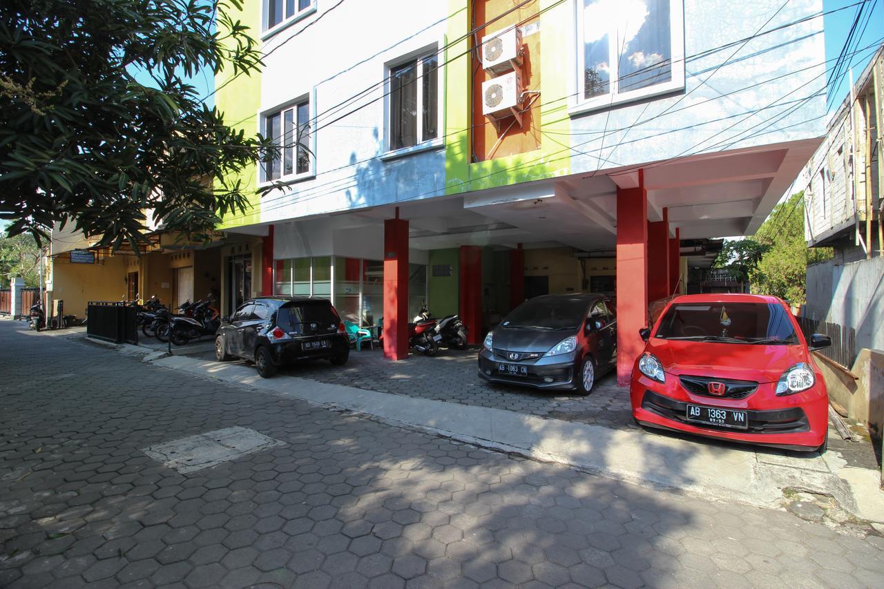 Reddoorz Plus Near Lippo Plaza Jogjakarta Ξενοδοχείο Εξωτερικό φωτογραφία